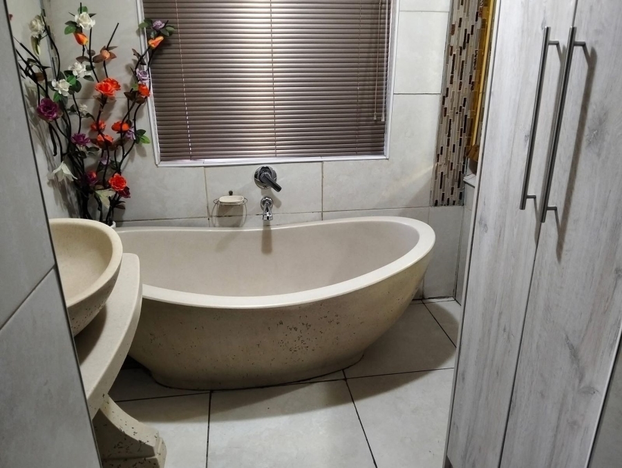 3 Bedroom Property for Sale in Bloemspruit Free State